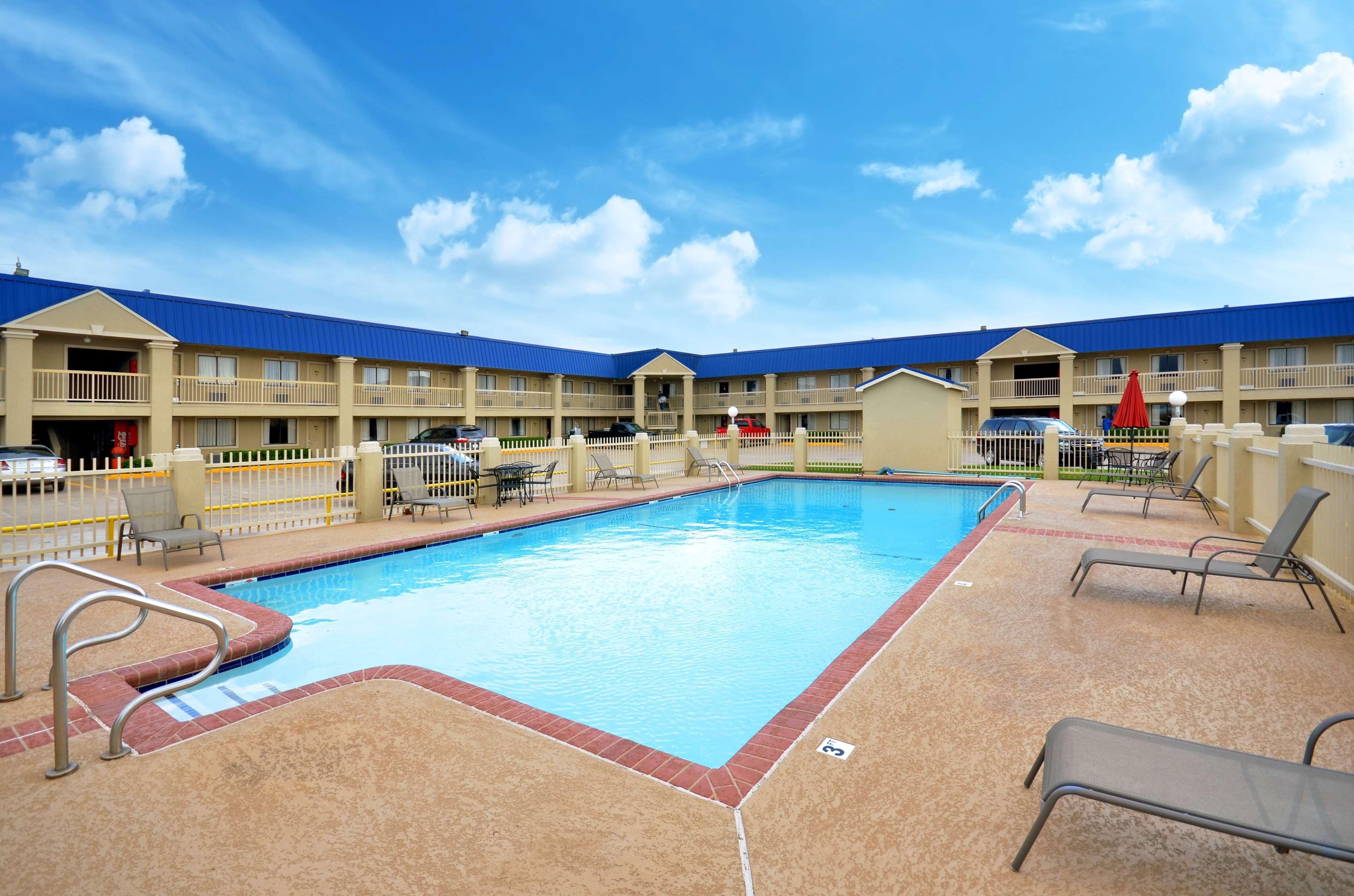 Best Western Inn Of Макалестер Екстер'єр фото